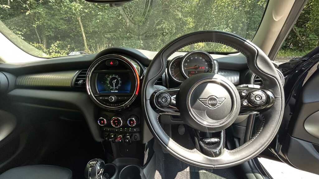 Mini Hatch 1.5 Cooper Exclusive II Silver #25