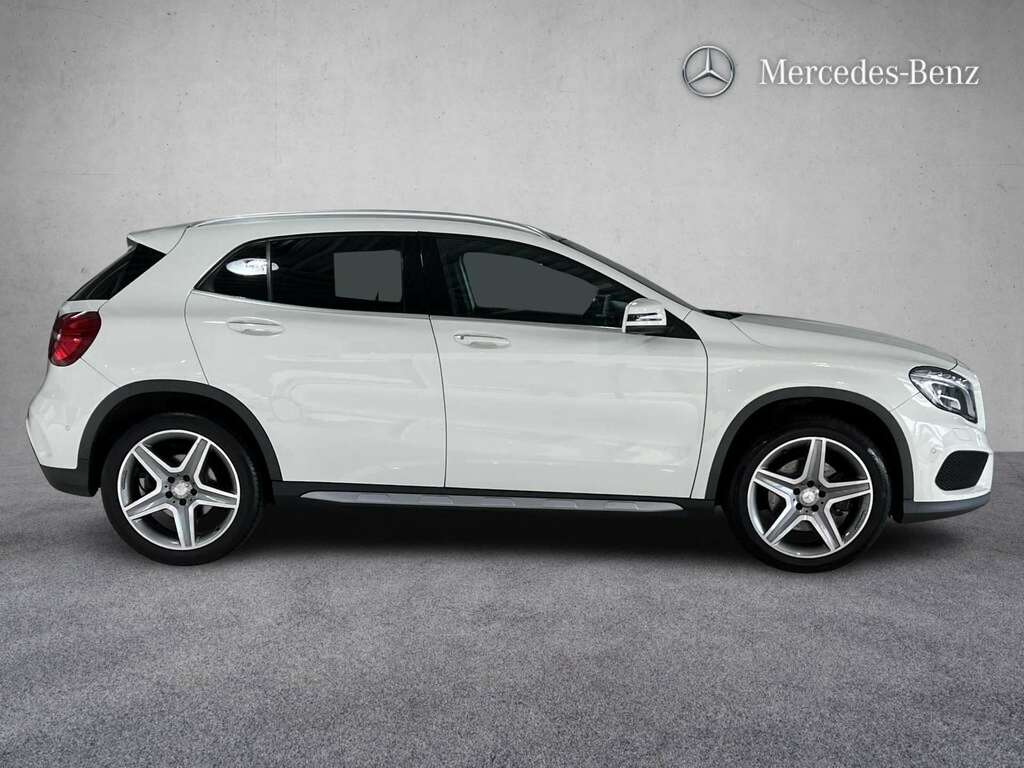 Mercedes-Benz GLA Class 250 4Matic Amg Line Premium Plus 2017 SW17YYN White #4
