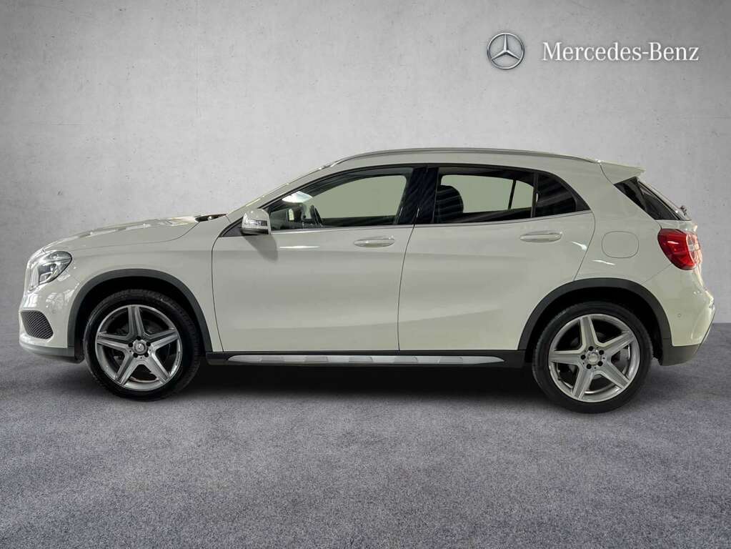 Mercedes-Benz GLA Class 250 4Matic Amg Line Premium Plus 2017 SW17YYN White #6
