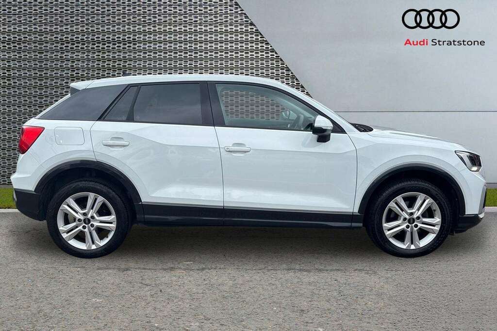 Audi Q2 35 Tfsi Sport S Tronic 2023 White #4