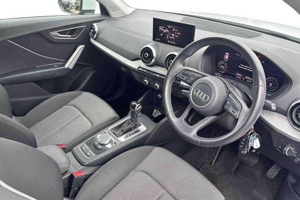 Audi Q2 35 Tfsi Sport S Tronic 2023 White #6