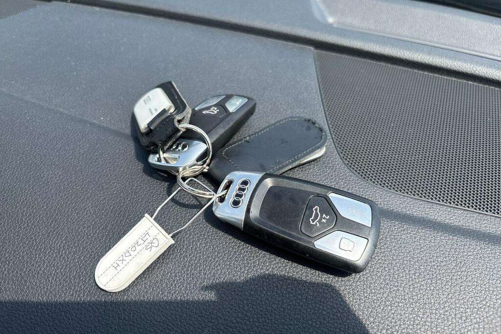 Audi Q5 Black #16