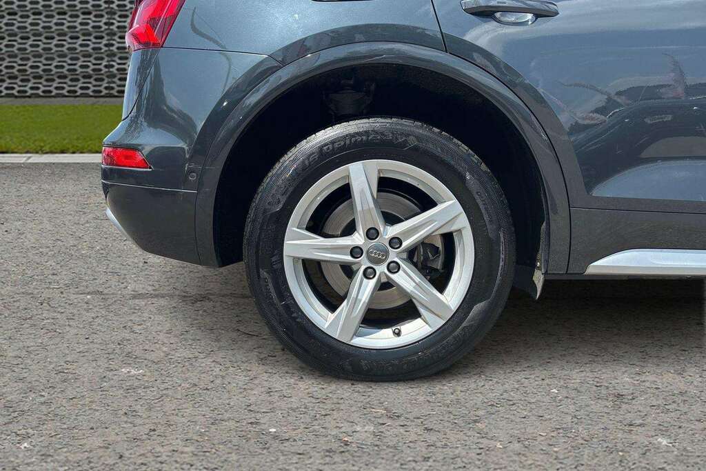 Audi Q5 Black #7