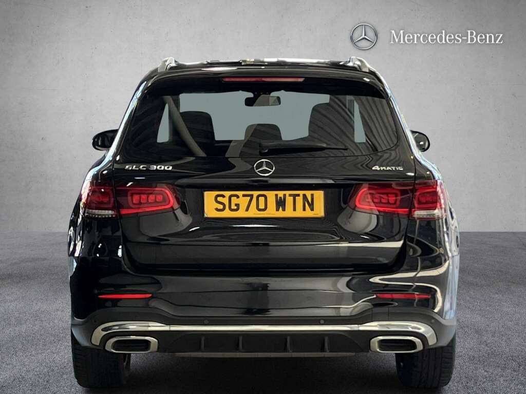 Mercedes-Benz GLC Class 300 4Matic Amg Line 9G-tronic 2020 Black #2