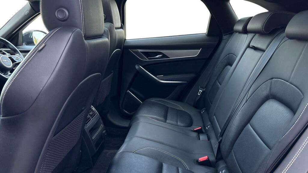 Jaguar F-Pace 2.0 D200 R-dynamic Se Black Awd 2023 Grey