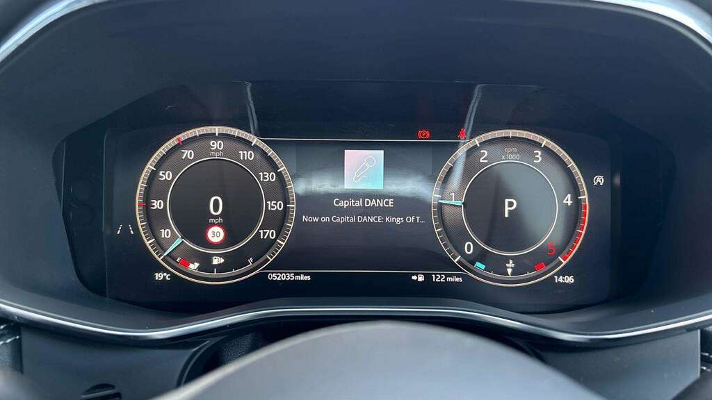 Jaguar F-Pace 2.0 D200 R-dynamic Se Black Awd 2023 Grey #4