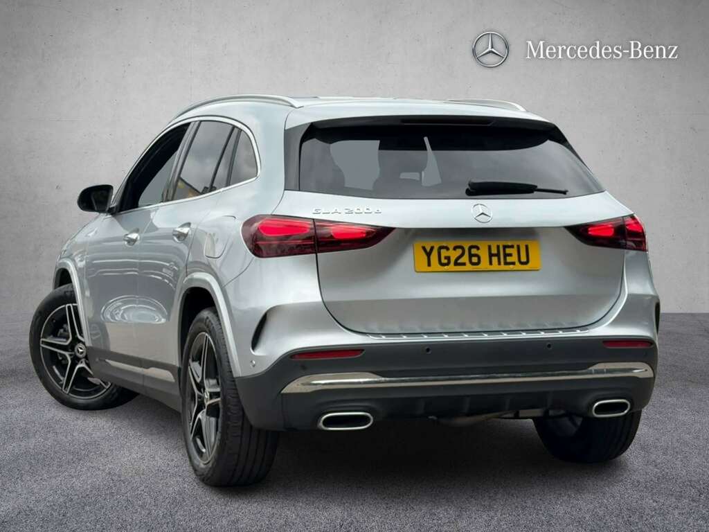 Mercedes-Benz GLA Class 200D Amg Line Executive 2026 Silver #2