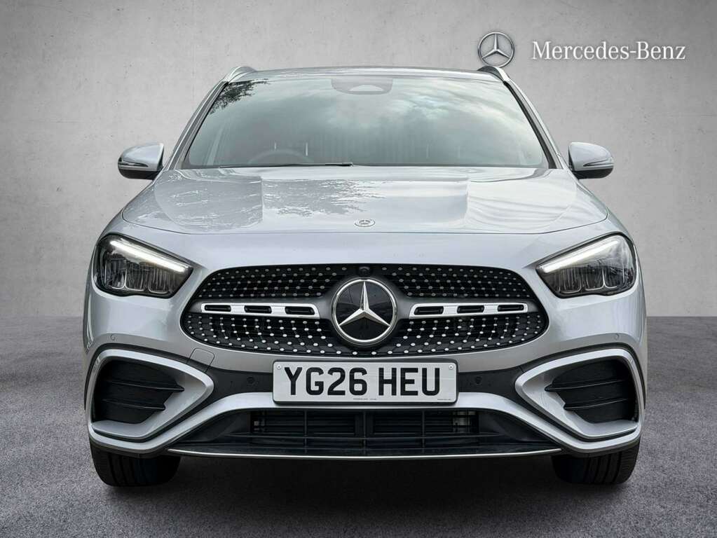 Mercedes-Benz GLA Class 200D Amg Line Executive 2026 Silver #5