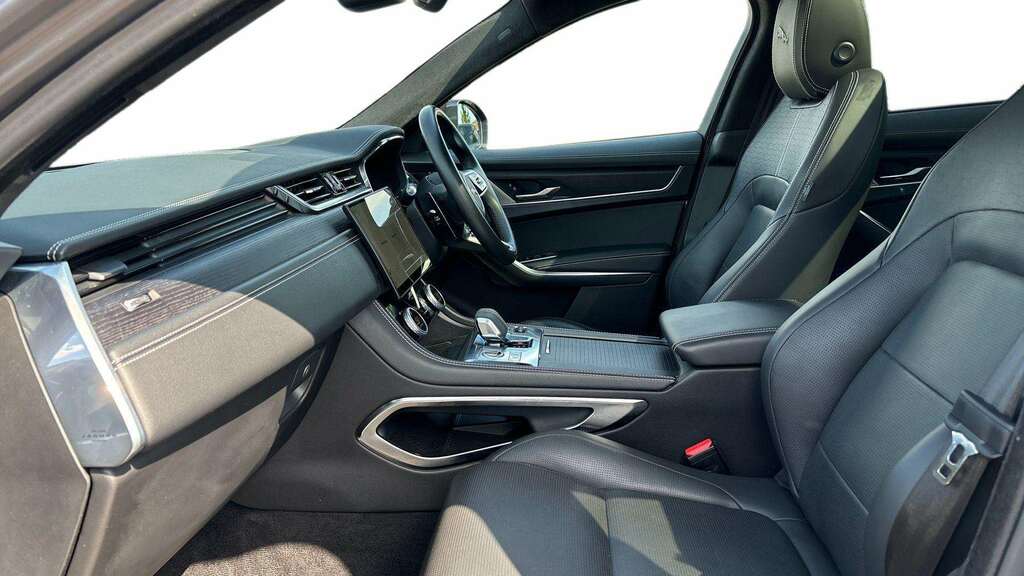 Jaguar F-Pace 2.0 D200 R-dynamic Hse Black Awd 2024 Grey #3