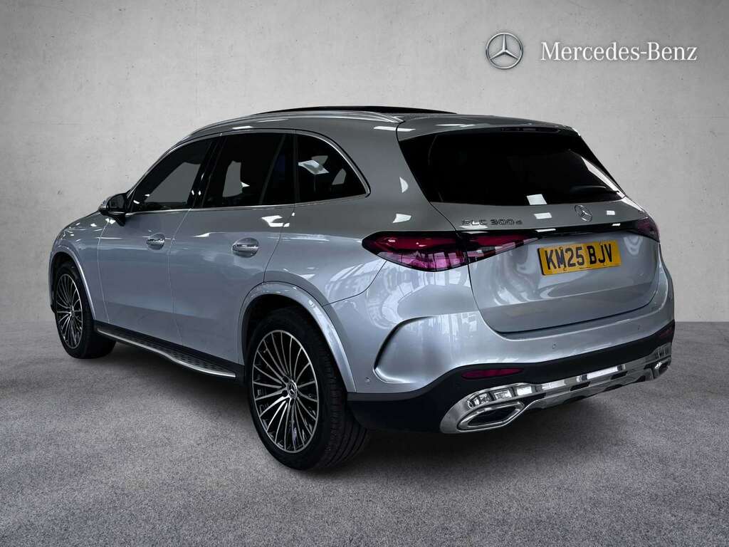 Mercedes-Benz GLC Class 300D 4Matic Amg Line Premium 9G-tronic 2025 Silver #3