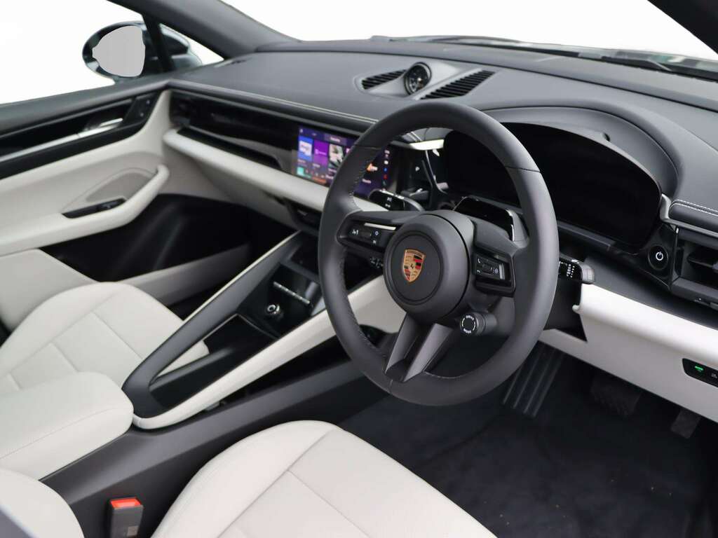 Porsche Macan Gts Pdk Green #11