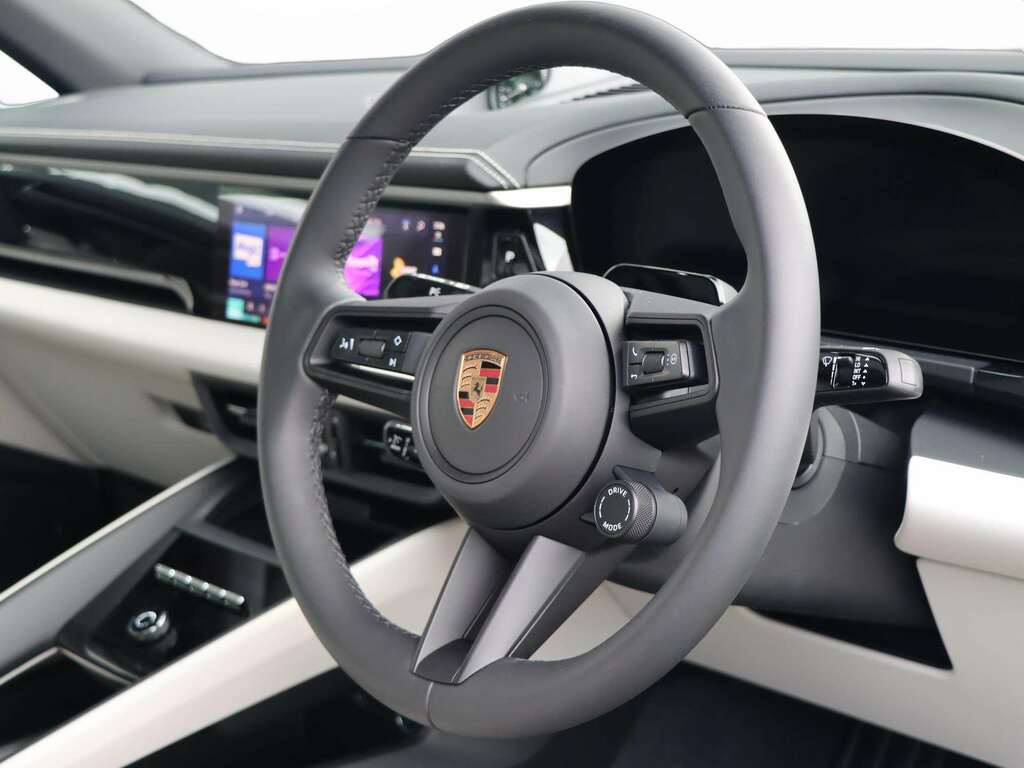 Porsche Macan Gts Pdk Green #16