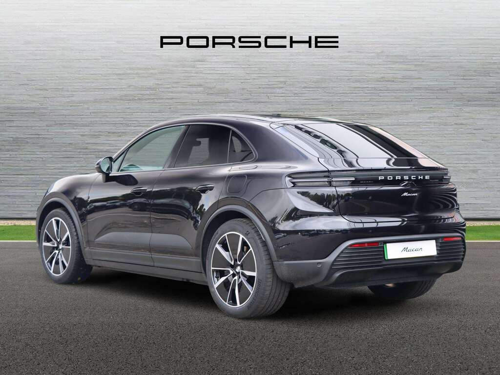 Porsche Macan 265Kw 100Kwh 2026 Black #2