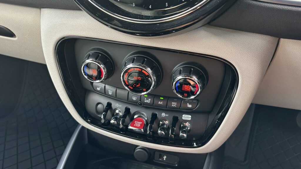 Mini Clubman 1.5 Cooper Exclusive 6Dr 2023 Blue #3