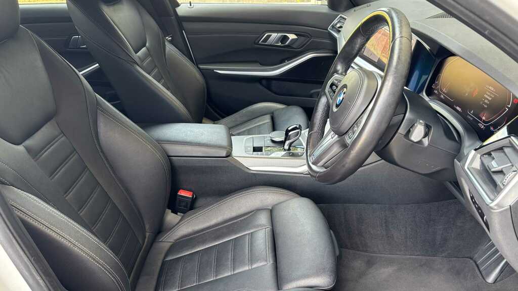 BMW 3 Series 318D Mht M Sport Step 2021 SP71ZXA White #2