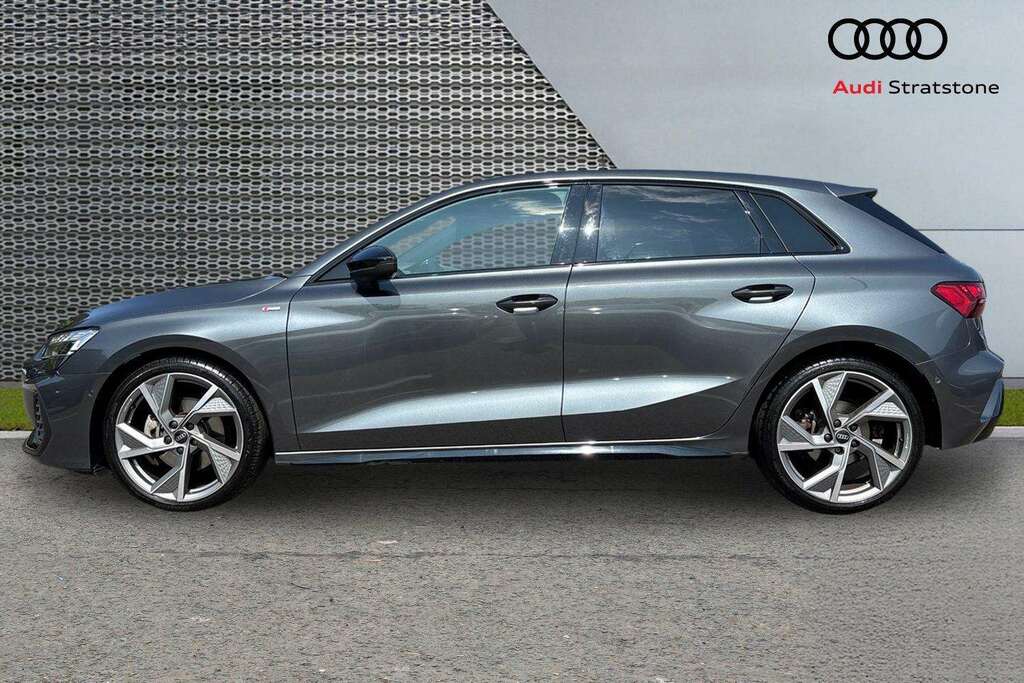 Audi A3 1.5 Tfsi 150 Black Edition S Tronic 2025 BV75CZP Grey #4