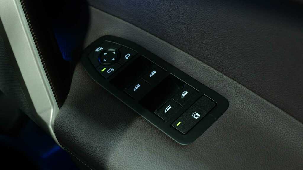 BMW iX M Sport Black #28