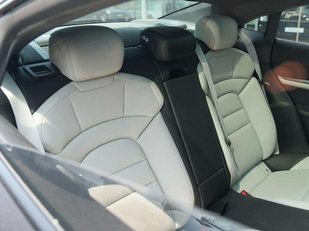Porsche Taycan Saloon Blue #11
