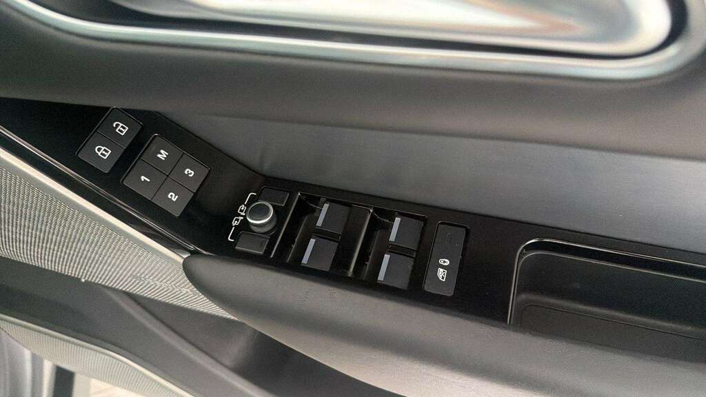 Land Rover Range Rover Velar D200 R-dynamic Brown #16