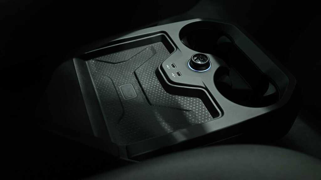 BMW iX Sport Edition White #21