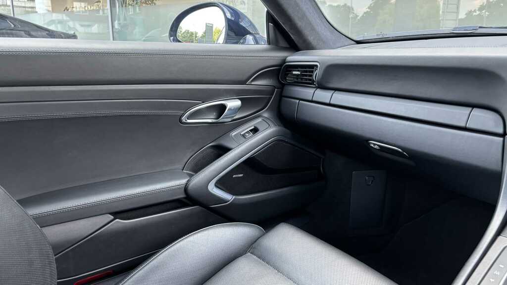 Porsche 911 Carrera 4S Blue #33