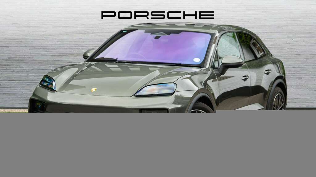 Porsche Macan 4 2025 PE75VWA Green #2