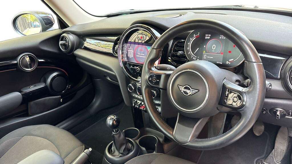 Mini Hatch 1.5 Cooper Classic 2022 Black #5