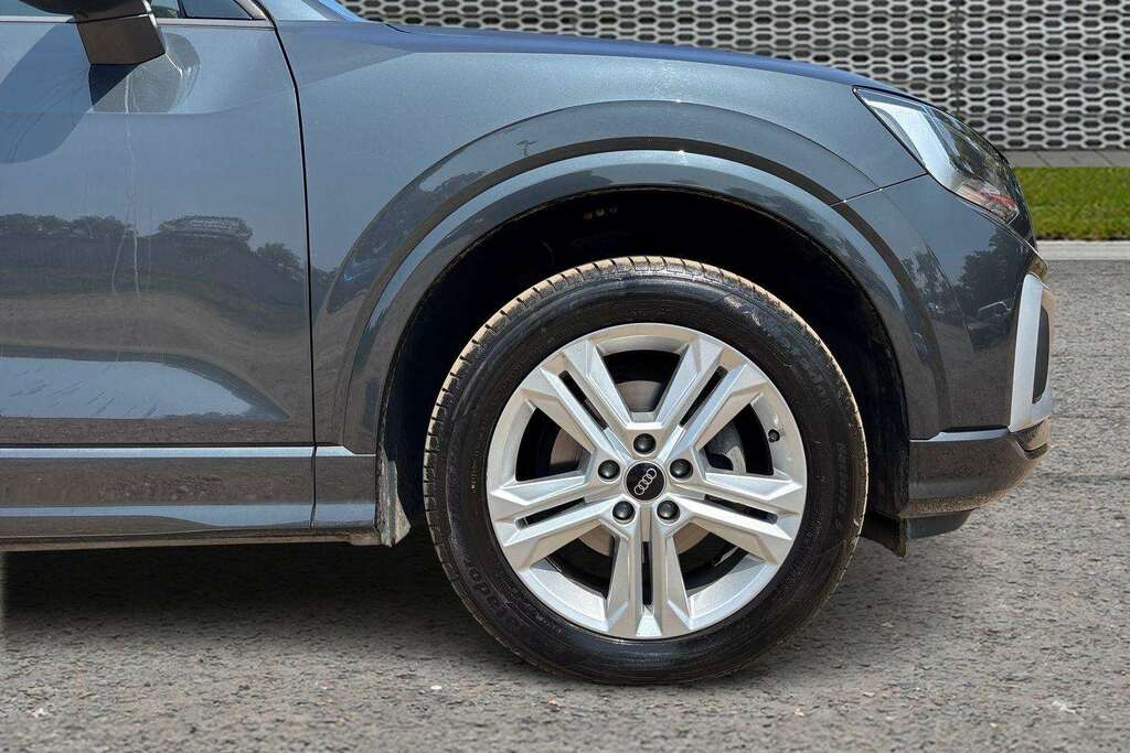 Audi Q2 30 Tfsi Sport 2023 Grey #4