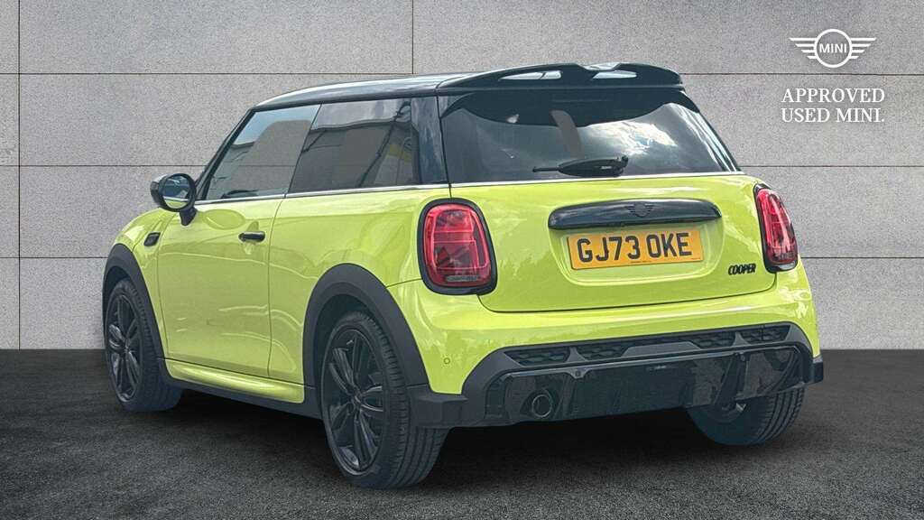 Mini Hatch 1.5 Cooper Sport 2023 Yellow