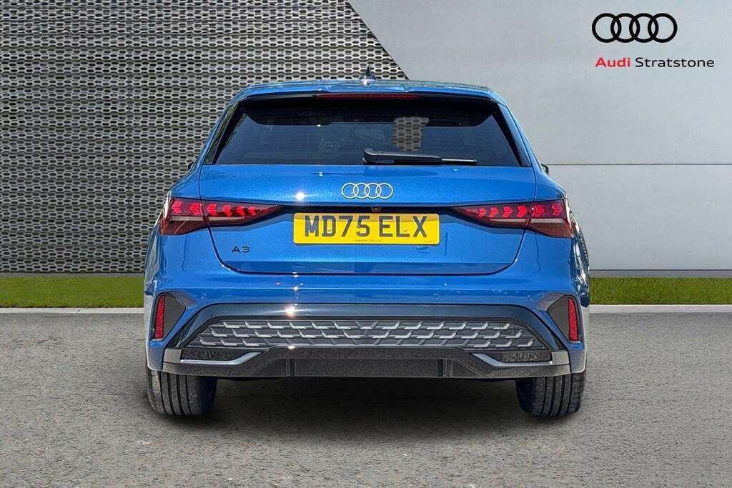 Audi A3 1.5 Tfsi 150 S Line S Tronic 2026 MD75ELX Blue #6