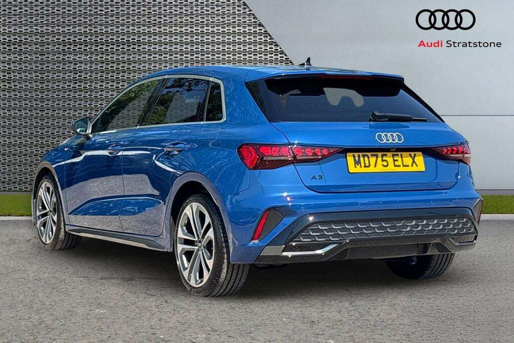 Audi A3 1.5 Tfsi 150 S Line S Tronic 2026 MD75ELX Blue #3