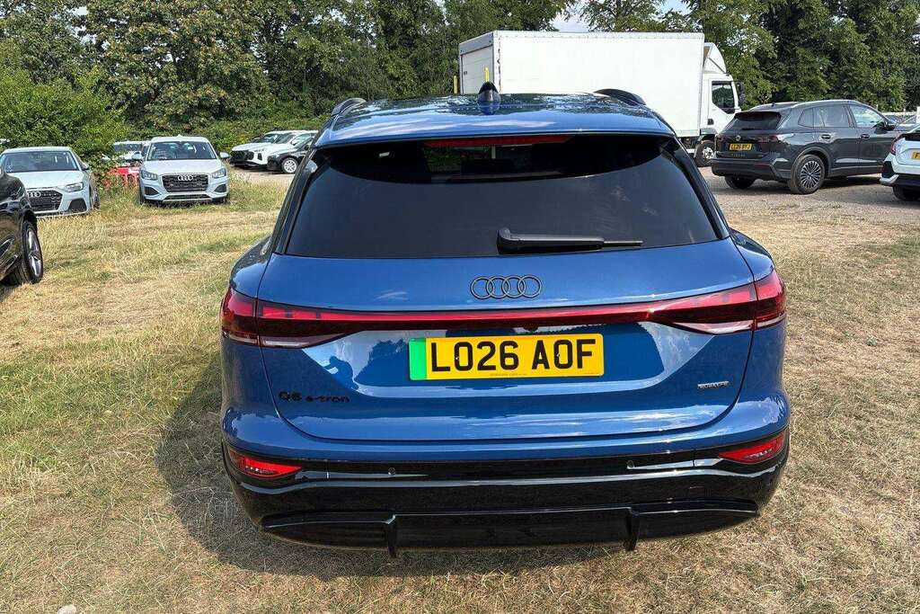 Audi Q6 E-Tron 100Kwh Performance Black Edition Suv Grey #27