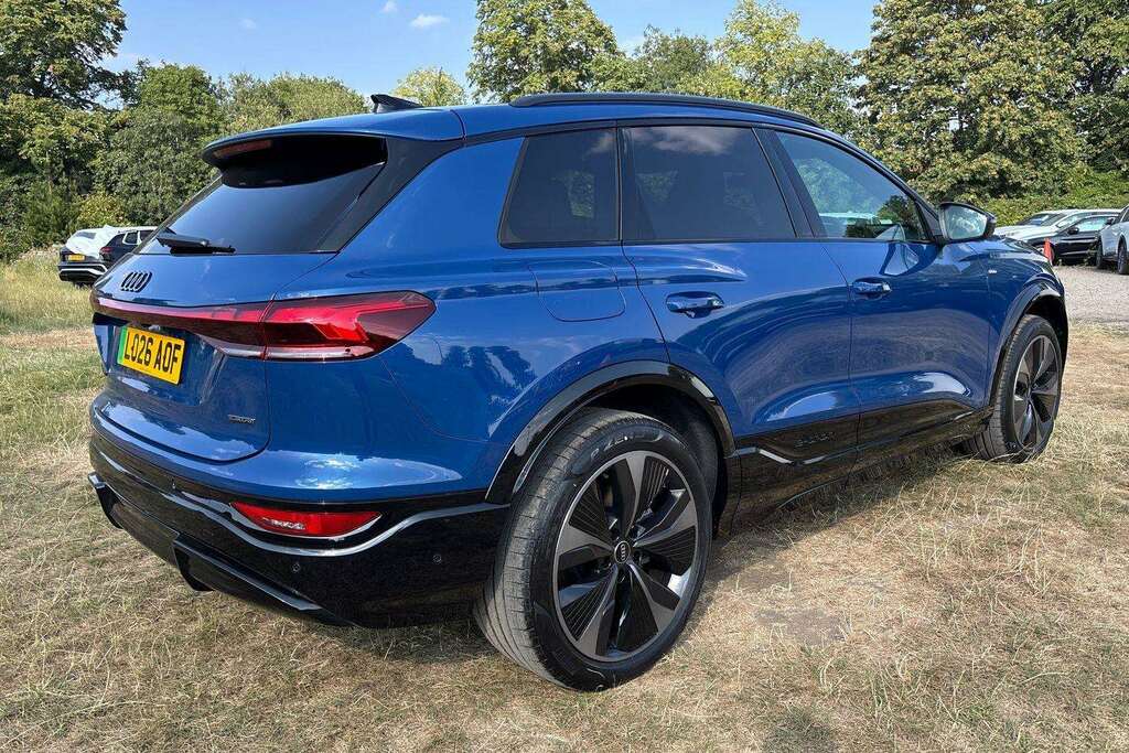 Audi Q6 E-Tron 100Kwh Performance Black Edition Suv Grey #26