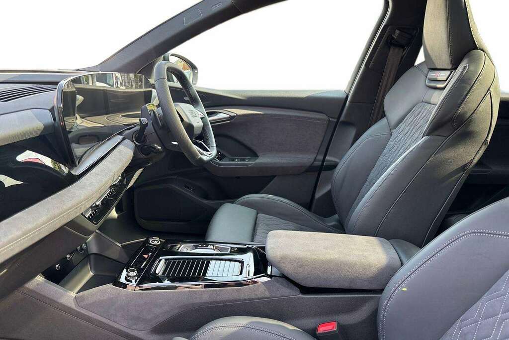 Audi Q6 E-Tron 100Kwh Performance Black Edition Suv Grey #16