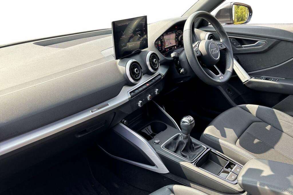 Audi Q2 35 Tfsi S Line 2024 Grey #2