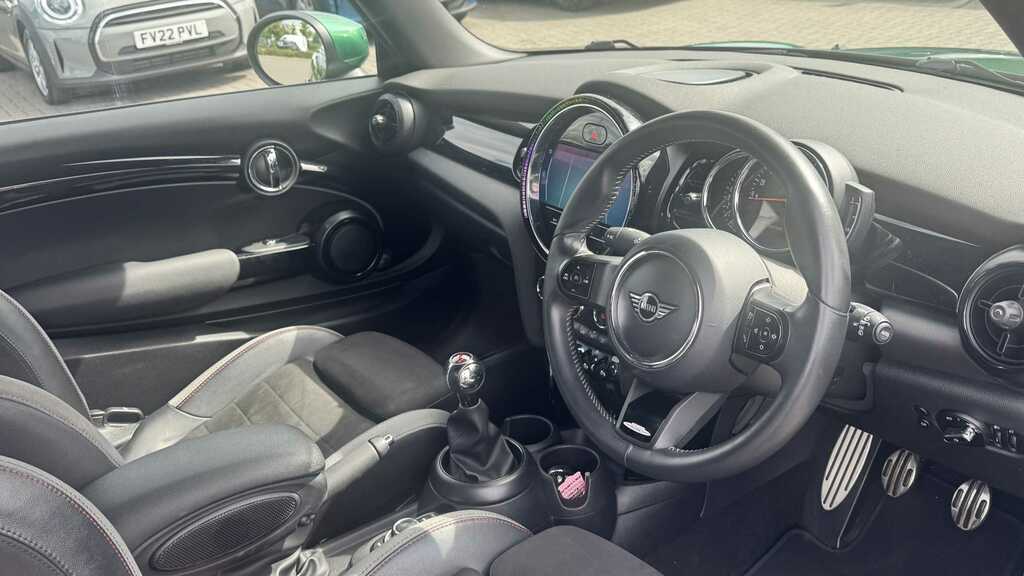 Mini Hatch 1.5 Cooper Sport 2022 Green #5