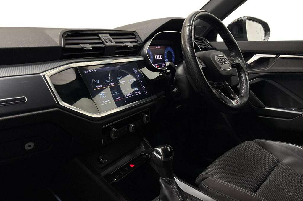 Audi Q3 35 Tfsi S Line S Tronic 2020 Black #2