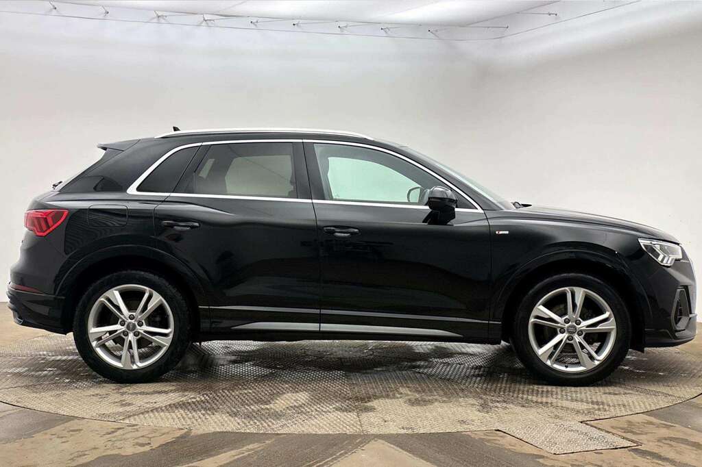 Audi Q3 35 Tfsi S Line S Tronic 2020 Black #4