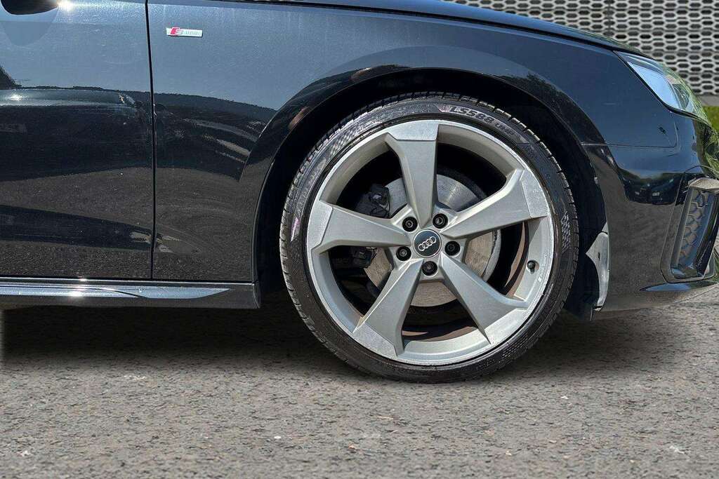 Audi A4 35 Tdi Black Edition S Tronic 2020 Black #4