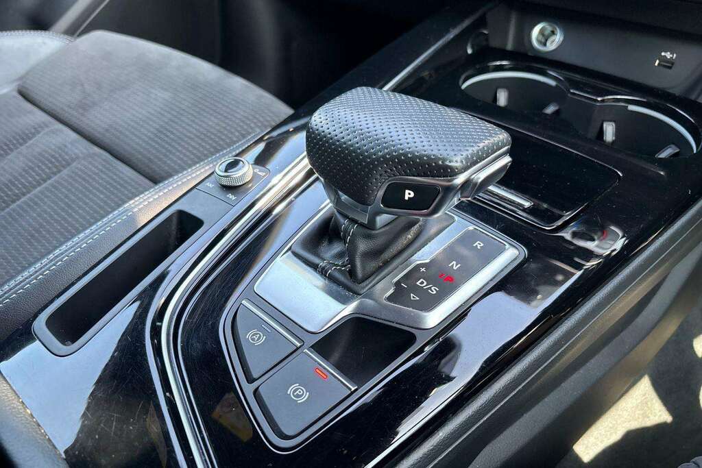 Audi A4 30 Tdi S Line S Tronic #9