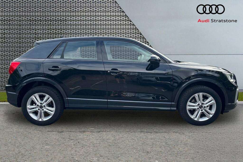 Audi Q2 35 Tfsi Sport S Tronic 2026 VN26ZPV Black #4