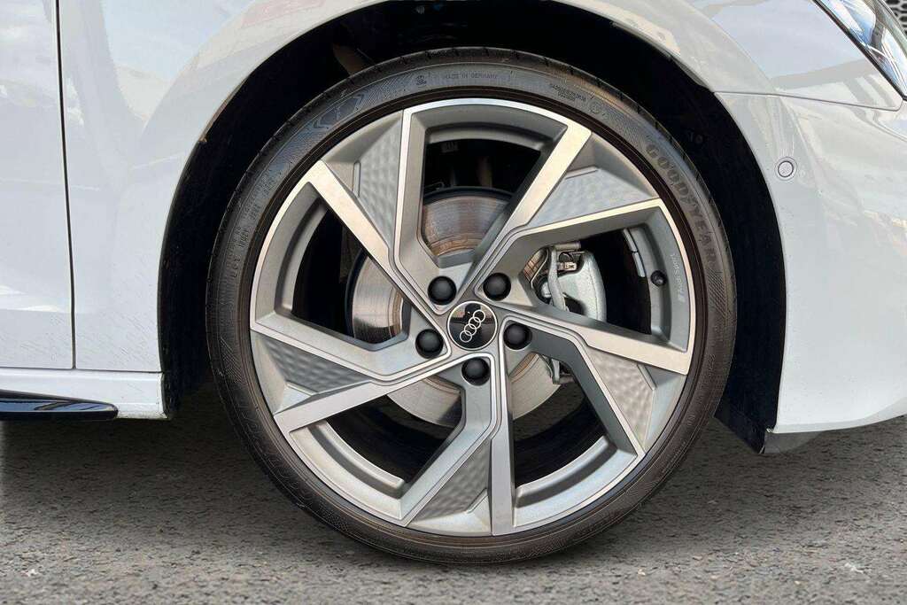 Audi A3 1.5 Tfsi 150 Black Edition S Tronic 2025 White #2