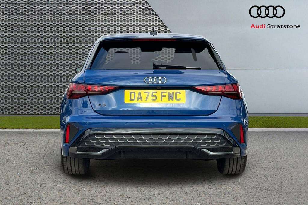 Audi A3 1.5 Tfsi 150 S Line S Tronic 2025 Blue #6