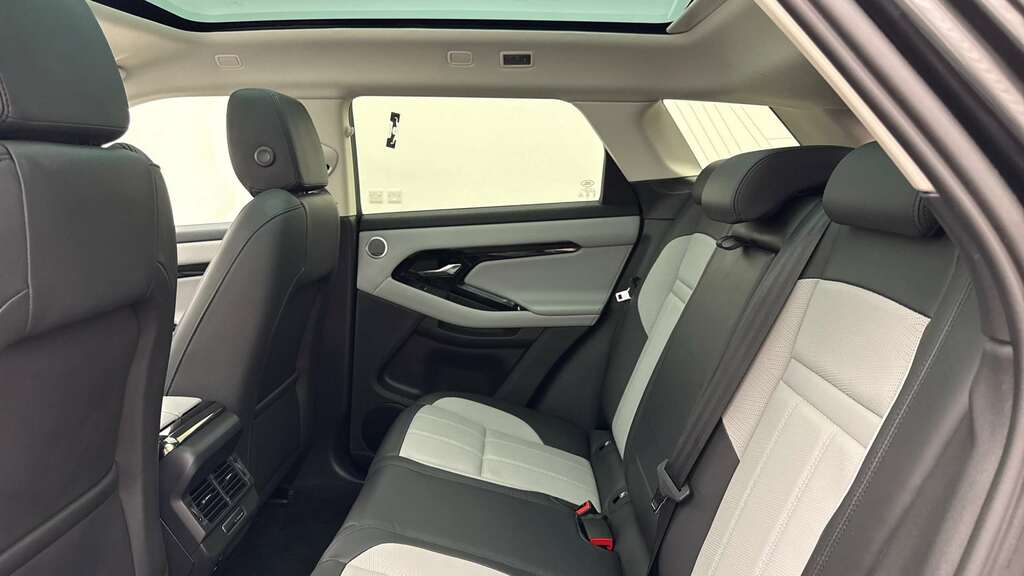 Land Rover Range Rover Evoque 2.0 D200 Dynamic Hse 2024 Grey #4
