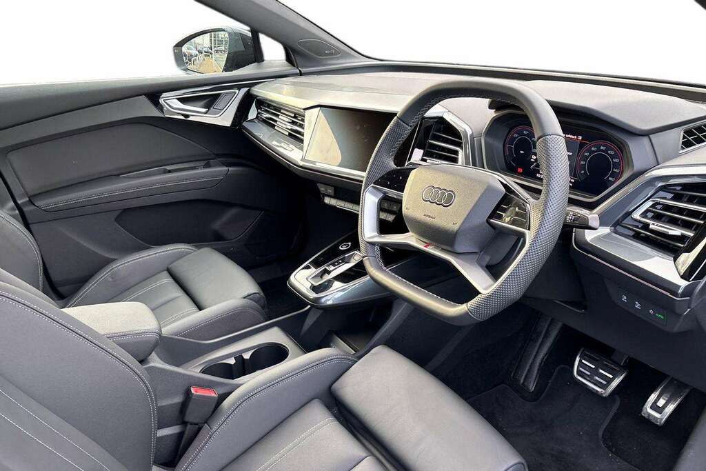 Audi Q4 E Tron 210Kw 45 82Kwh Black Edition 2025 Grey #5