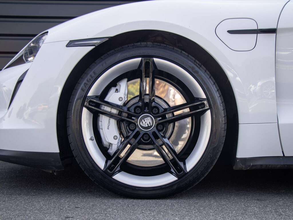 Porsche Taycan 4X2 2022 White #3