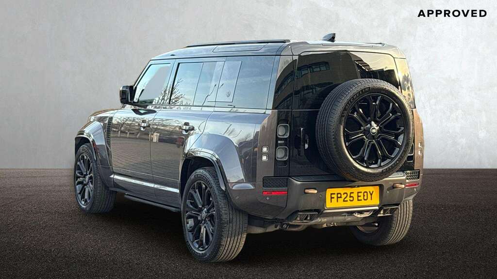 Land Rover Defender 110 4.4 P635 Octa 110 2025 Grey #2