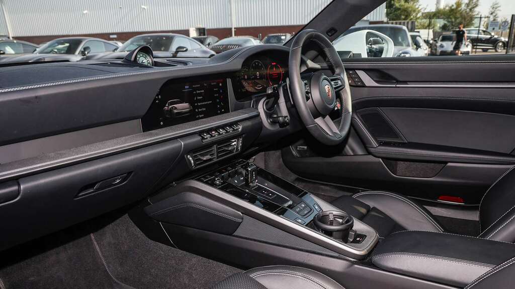 Porsche 911 Carrera 4S S-a 2025 Grey #5