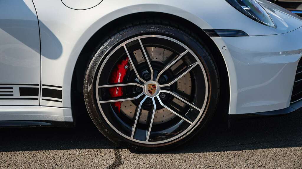 Porsche 911 Carrera 4S S-a 2025 Grey #6