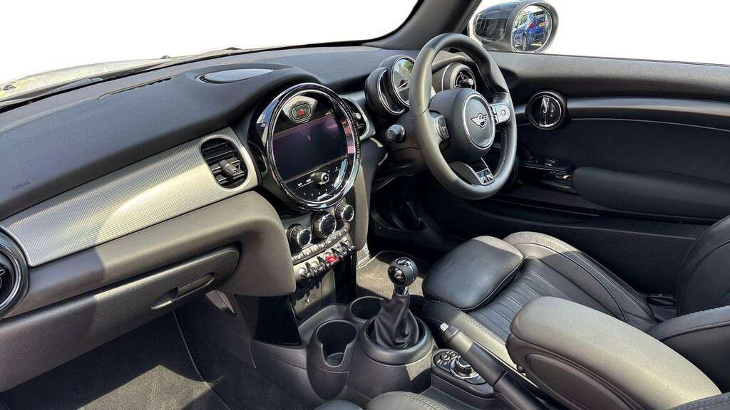 Mini Hatch 1.5 Cooper Exclusive 2022 KR22MYG Silver #5